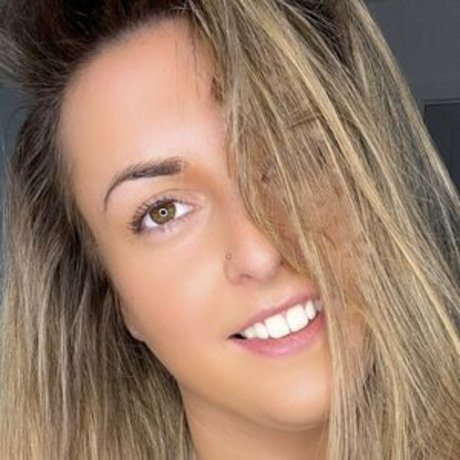 Alaston vuotanut OnlyFans-kuva Emilyyrosee