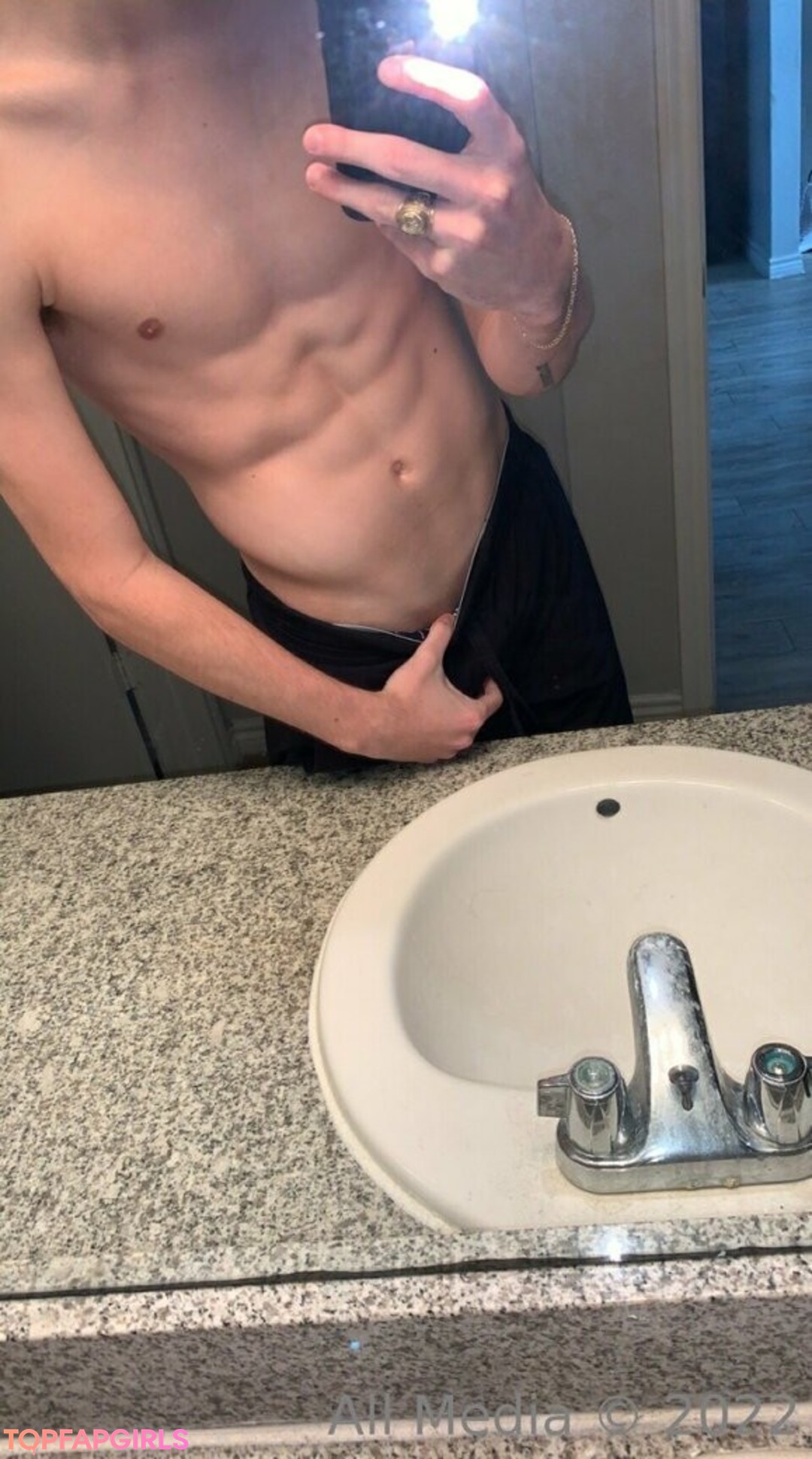 Обнаженная фотография утечки OnlyFans от Exclusivehuddy #9