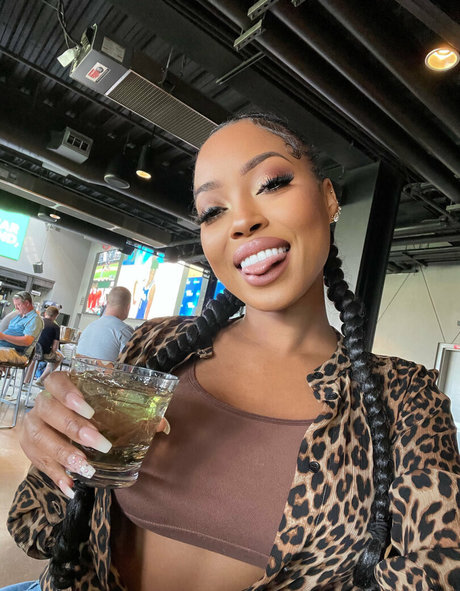 Ninadoesitall