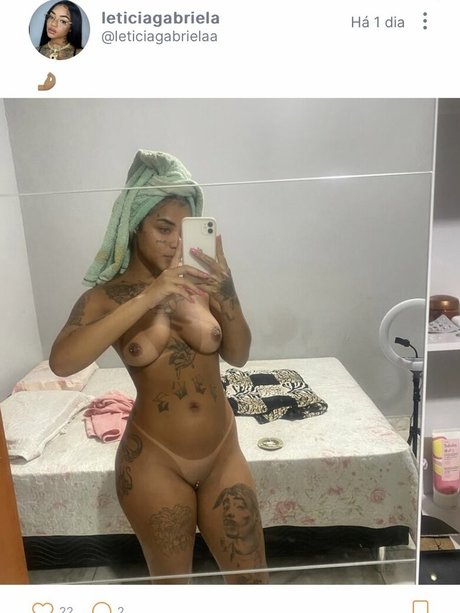 Foto di nudo di fuga di OnlyFans di Leticia Gabriela