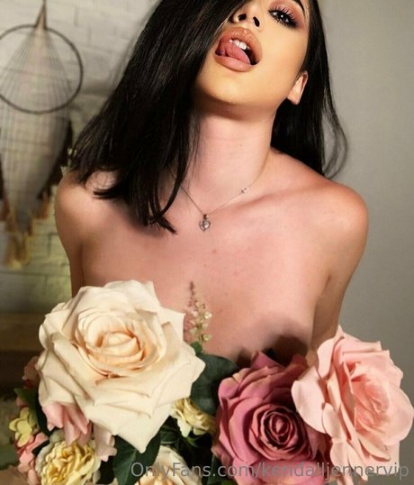 Nahá fotka uniklých OnlyFans od Kendalljennervip