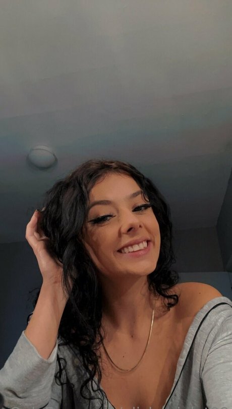 Naken läckt OnlyFans-bild av Alishaviolet99