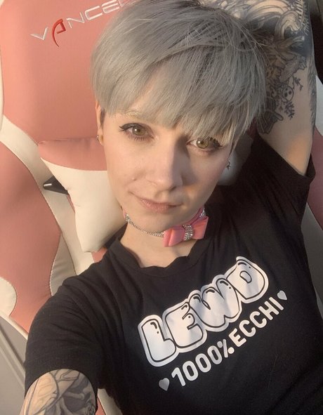 Naken lekkede OnlyFans-bilde av Freepoisonne