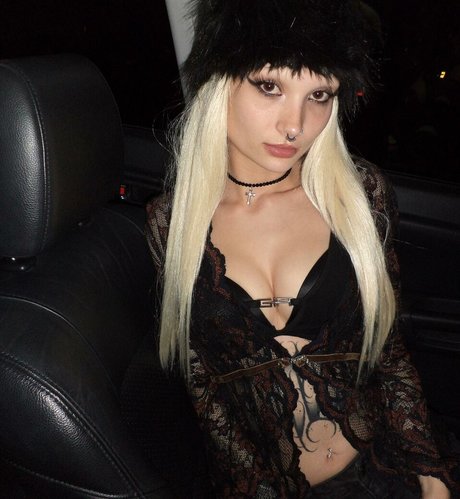 Naken läckt OnlyFans-bild av Liittlekrissy