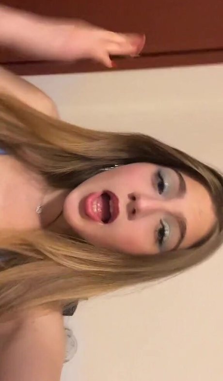 Обнаженная фотография утечки OnlyFans от Francesca Salerno
