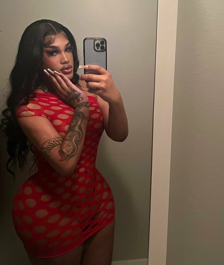 Alasti lekkinud OnlyFans-i pilt Suamuva