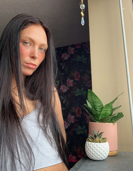 Alaston vuotanut OnlyFans-kuva Thepeepshow