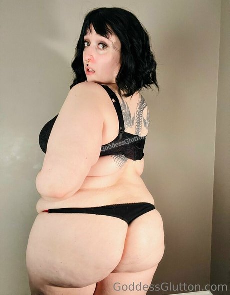 Nacktes geleaktes OnlyFans-Foto von Mommyglutton