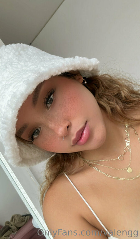 Nahá fotka uniklých OnlyFans od Valengg