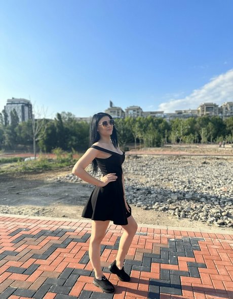 Carladazefree
