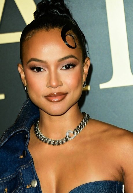 Naken lekkede OnlyFans-bilde av Karrueche