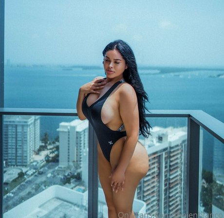 Naakte gelekte OnlyFans-foto van Thejenblanco