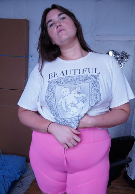 Naken läckt OnlyFans-bild av Realgiantessa