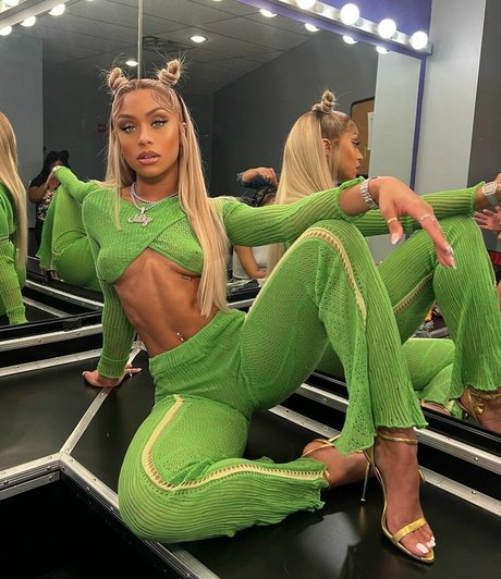 Naken läckt OnlyFans-bild av Jilly Anais