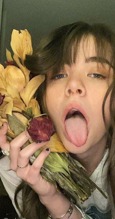 Nikkiinatural