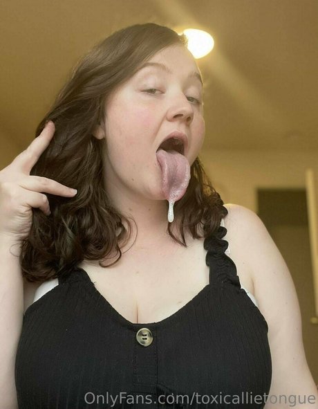Toxicallietongue OnlyFansリークヌード写真