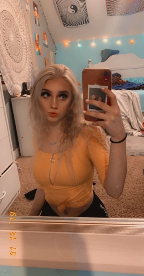 Nahá fotka uniklých OnlyFans od Babysaraxoxo