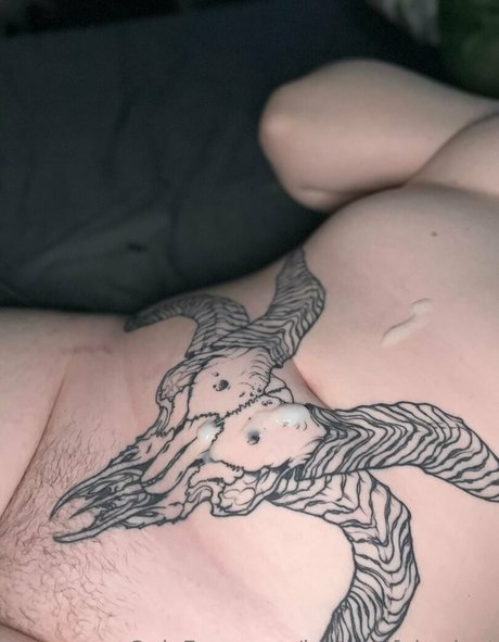 Naken läckt OnlyFans-bild av Lustandfairydust