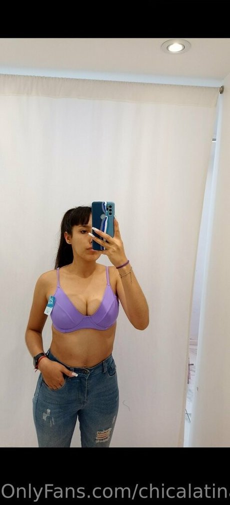 Nahá fotka uniklých OnlyFans od Chicalatina11