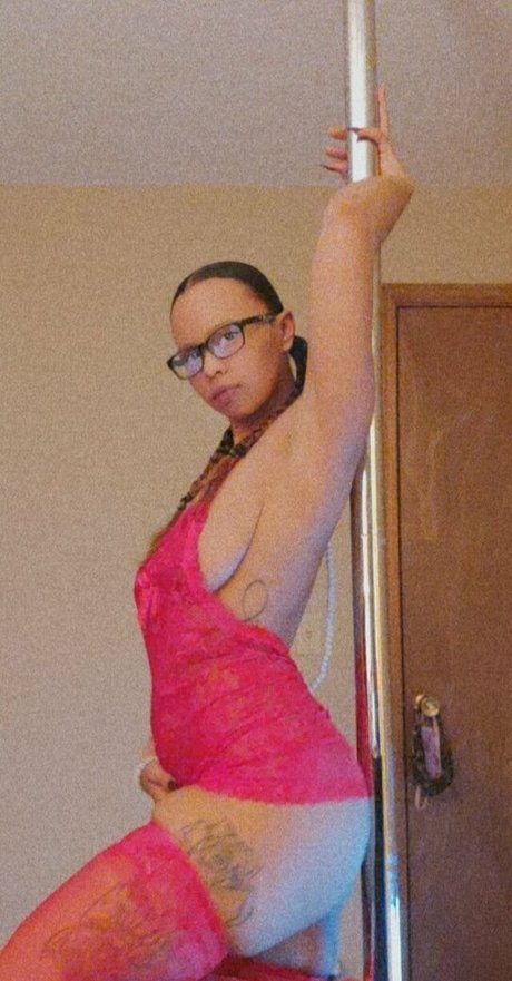 Alaston vuotanut OnlyFans-kuva Iamamorarose
