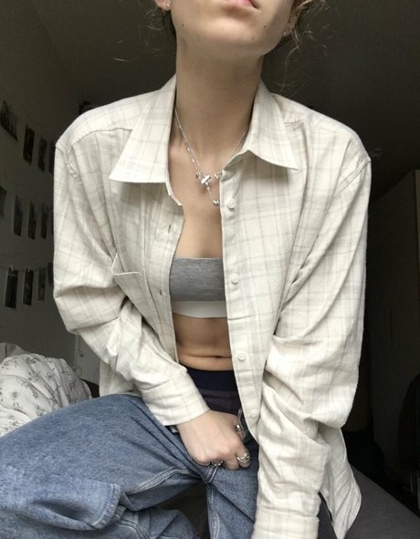 Alasti lekkinud OnlyFans-i pilt Freshkiwi