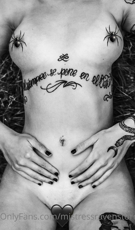 Naken läckt OnlyFans-bild av Mravenstorm