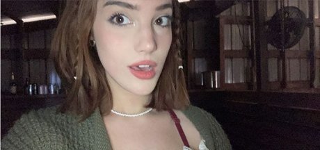 Corrina Rhys