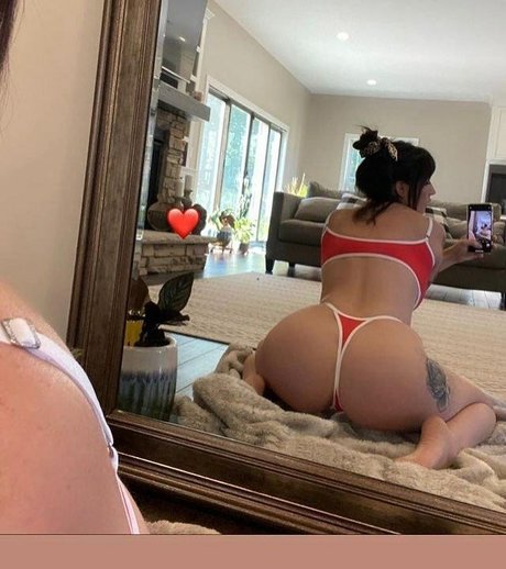 Alaston vuotanut OnlyFans-kuva Deseroses