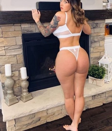 Naken läckt OnlyFans-bild av Deseroses