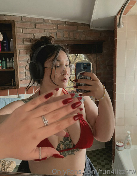 Nacktes geleaktes OnlyFans-Foto von Fun4lizzsfw