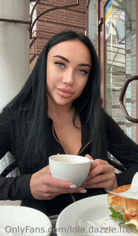 Nøgent lækket OnlyFans-billede af Loladazzlefree