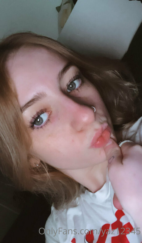 Nahá fotka uniklých OnlyFans od Yaz12345