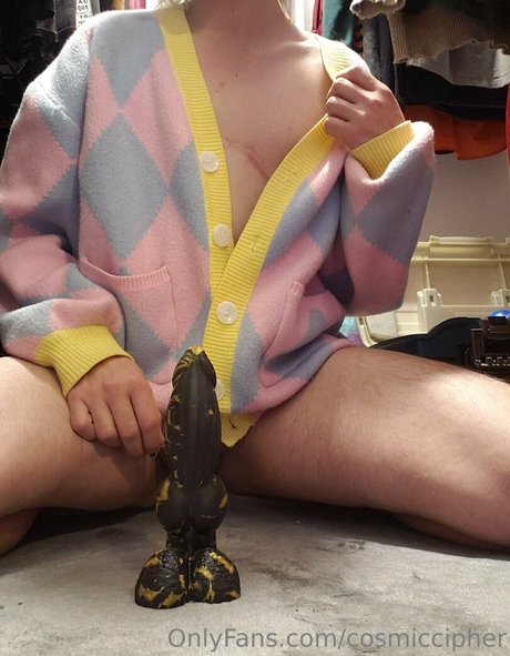 Nacktes geleaktes OnlyFans-Foto von Cosmiccipher