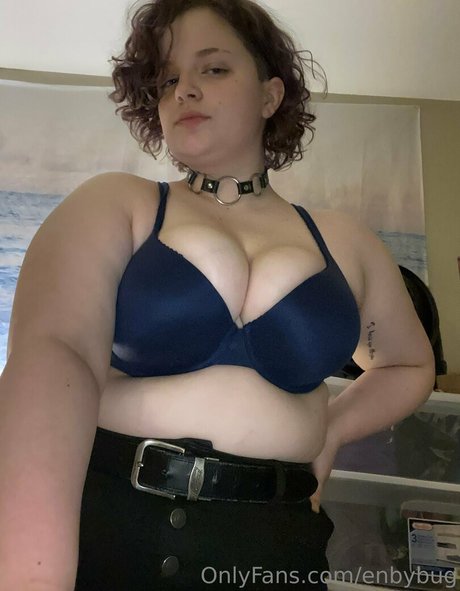 Enbybug OnlyFansリークヌード写真