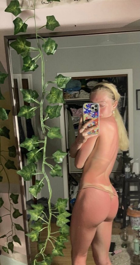 Alaston vuotanut OnlyFans-kuva Urdirtygirl420