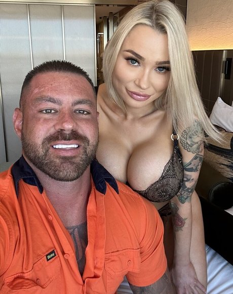 Nahá fotka uniklých OnlyFans od Primal Instincts