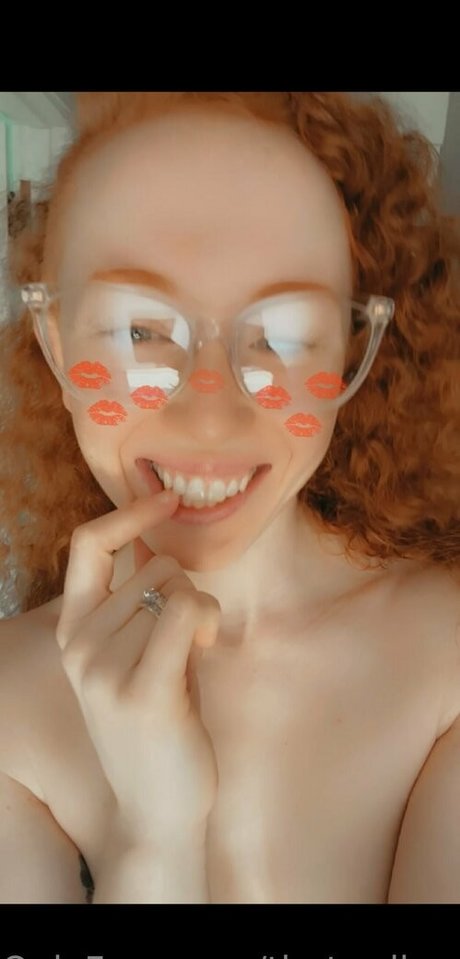 Thatredheadedgirl6