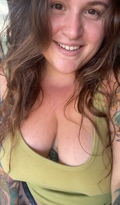 Handfulheather OnlyFans