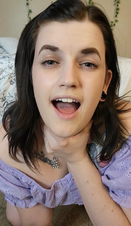 Alaston vuotanut OnlyFans-kuva Blisscatalog