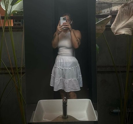Alaston vuotanut OnlyFans-kuva Sydgrows