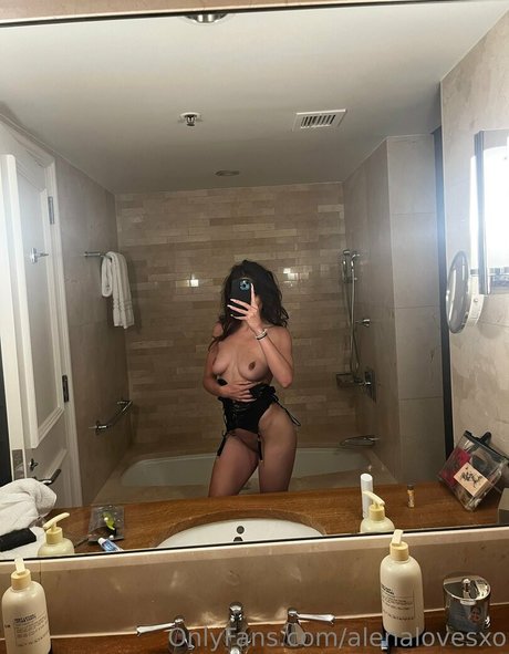 Alenalovesxo  nude leaked OnlyFans photo