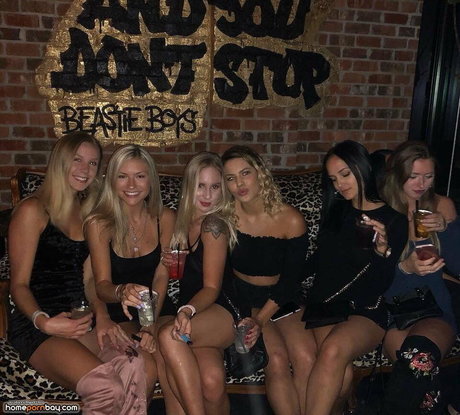 Nahá fotka uniklých OnlyFans od Holly Cloar