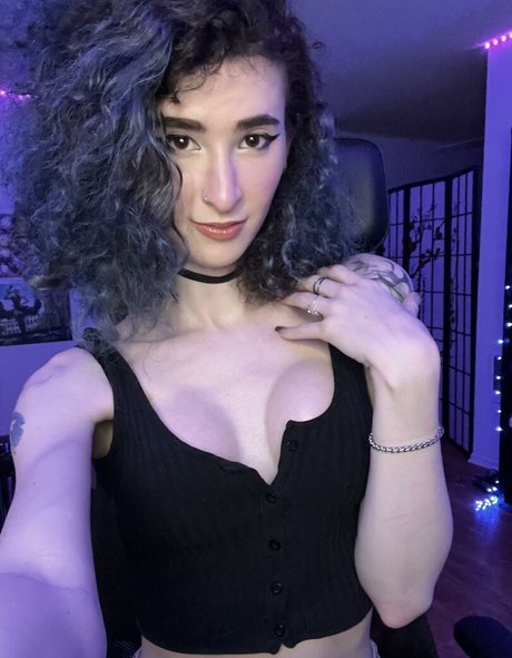 Naken läckt OnlyFans-bild av Yishai