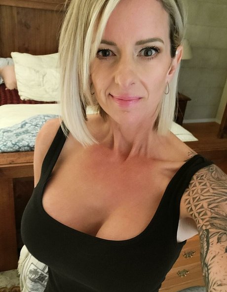 Naken läckt OnlyFans-bild av Sweetnsexyerin