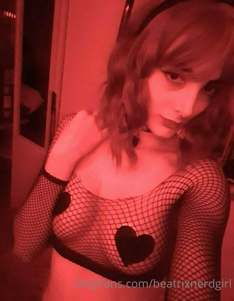 Nahá fotka uniklých OnlyFans od Beatrixnerdgirl