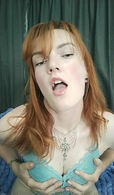 Ellie3y3ballzdeep