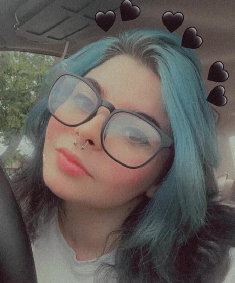 Naken läckt OnlyFans-bild av Littlemadds26