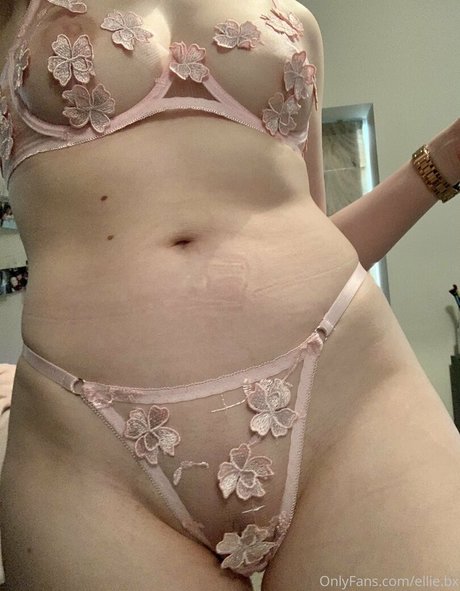 Naken lekkede OnlyFans-bilde av Elliebx