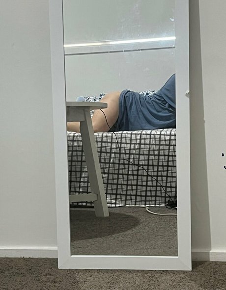 Nahá fotka uniklých OnlyFans od Bellyjellyfh