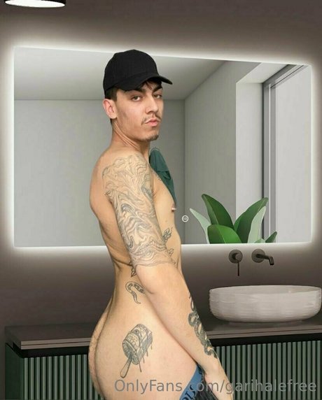 Naakte gelekte OnlyFans-foto van Garihalefree